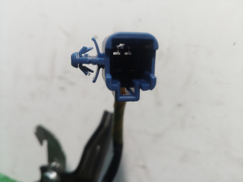 Recambio de cerradura maletero / porton para toyota yaris (ksp9/scp9/nlp9) básico referencia OEM IAM   