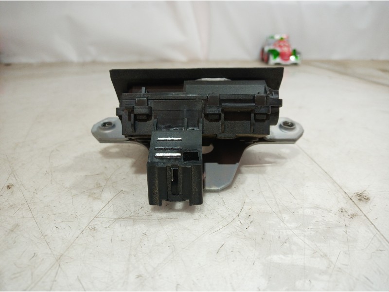 Recambio de cerradura maletero / porton para ford c-max edition referencia OEM IAM 8M51R442A66 8M51R442A66 8M51R442A66