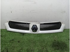 Recambio de rejilla delantera para renault master ii phase 2 caja cerrada 2.5 diesel referencia OEM IAM 8200233765IND 8200233765