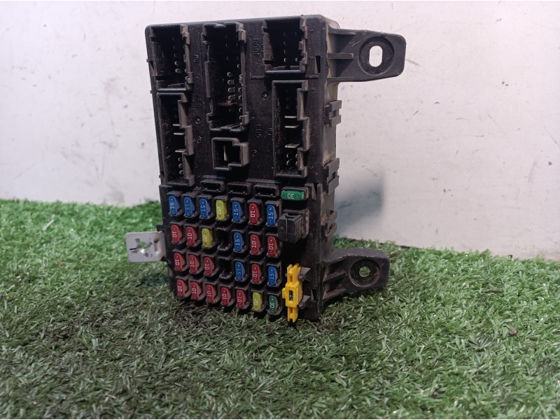 Recambio de caja reles / fusibles para hyundai getz (tb) 1.5 crdi referencia OEM IAM   