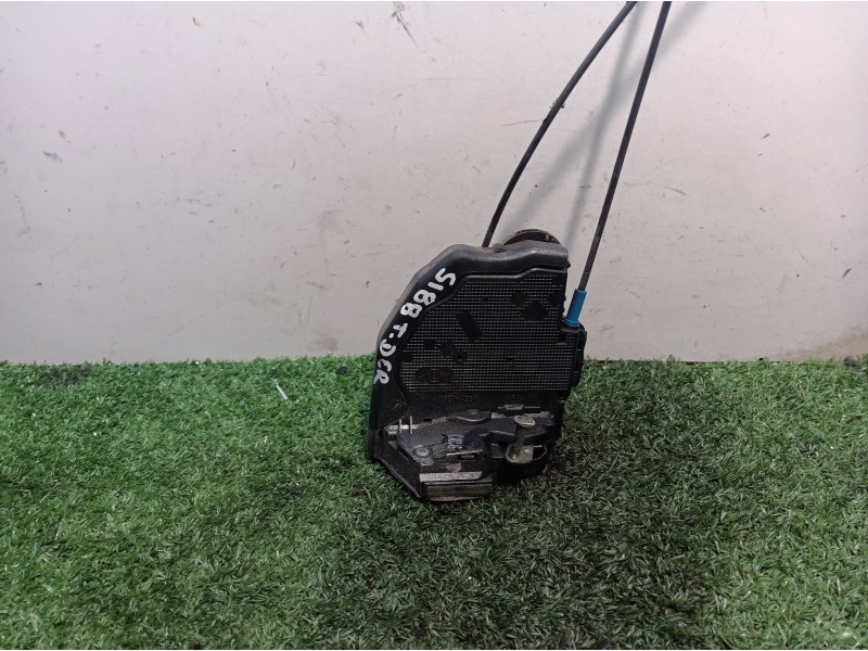 Recambio de cerradura puerta trasera derecha para toyota auris luna+ referencia OEM IAM   