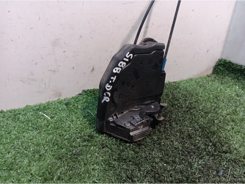 Recambio de cerradura puerta trasera derecha para toyota auris luna+ referencia OEM IAM   