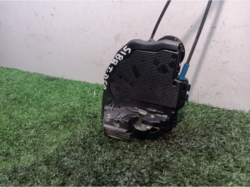 Recambio de cerradura puerta trasera derecha para toyota auris luna+ referencia OEM IAM   