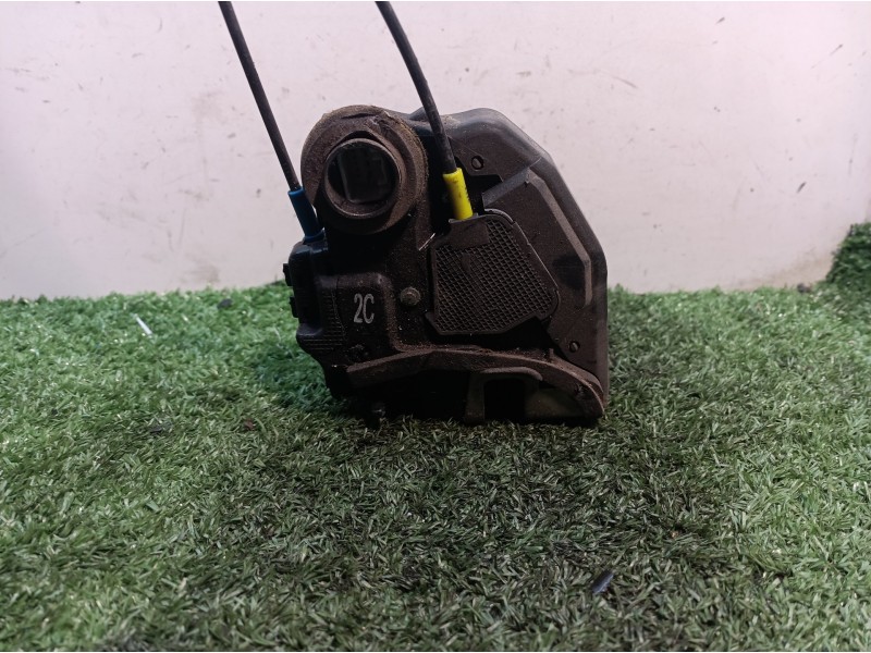 Recambio de cerradura puerta trasera derecha para toyota auris luna+ referencia OEM IAM   