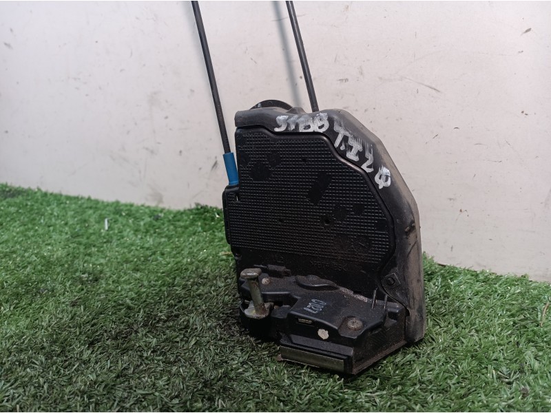 Recambio de cerradura puerta trasera izquierda para toyota auris luna+ referencia OEM IAM   