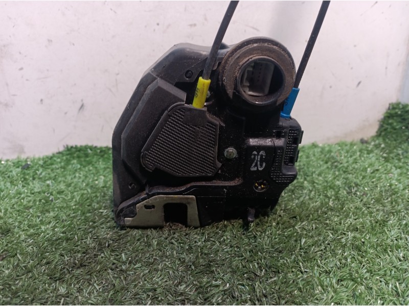 Recambio de cerradura puerta trasera izquierda para toyota auris luna+ referencia OEM IAM   