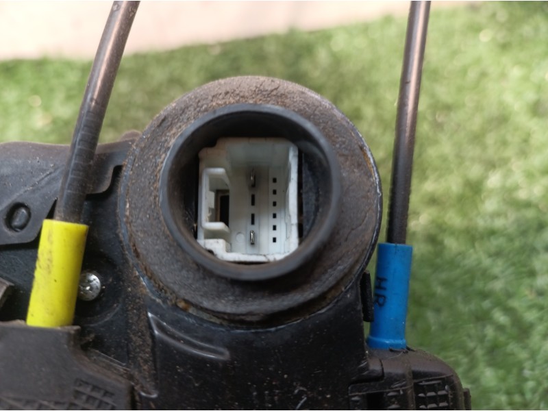 Recambio de cerradura puerta trasera izquierda para toyota auris luna+ referencia OEM IAM   