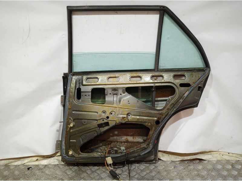 Recambio de puerta trasera derecha para maserati biturbo 425 referencia OEM IAM   