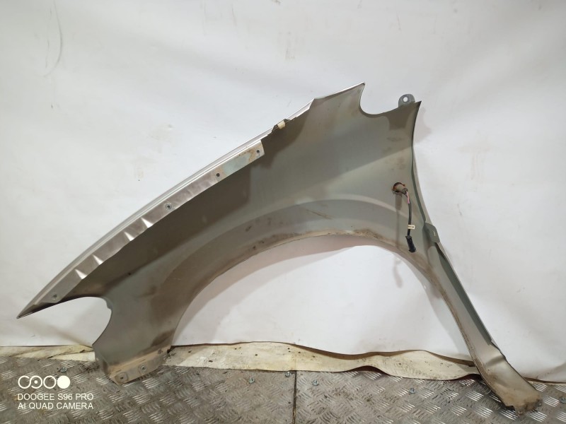 Recambio de aleta delantera derecha para chrysler voyager (rg) 2.8 crd executive referencia OEM IAM   