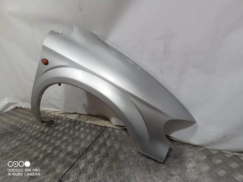 Recambio de aleta delantera derecha para chrysler voyager (rg) 2.8 crd executive referencia OEM IAM   