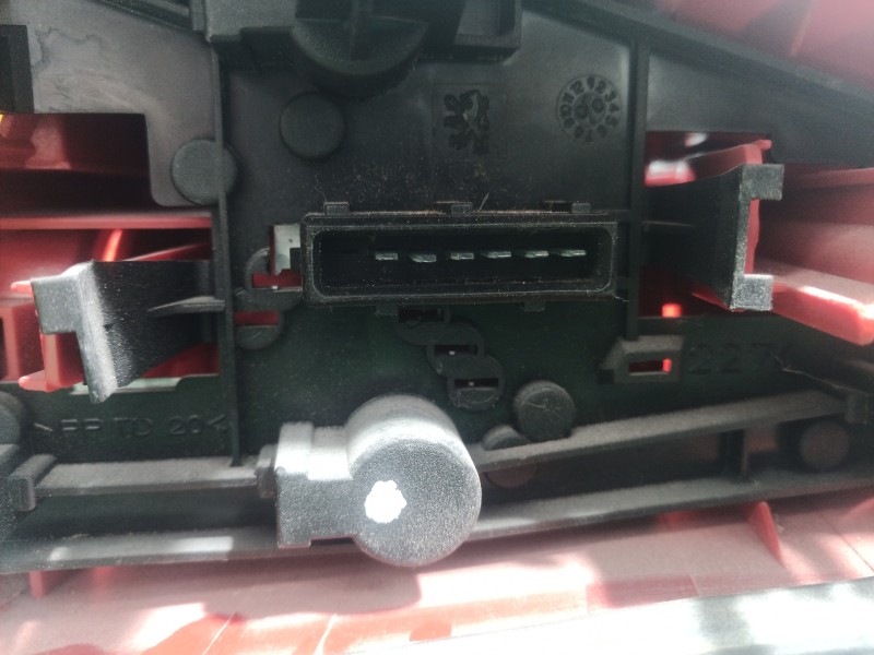 Recambio de piloto trasero derecho para peugeot 106 (s2) sport pack referencia OEM IAM ECSRLPTG123 ECSRLPTG123 ECSRLPTG123