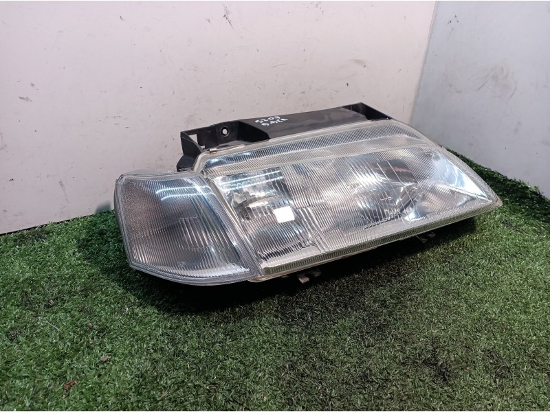 Recambio de faro derecho para citroën xantia berlina 1.8 16v sx referencia OEM IAM 88205034D 88205034D 88205034