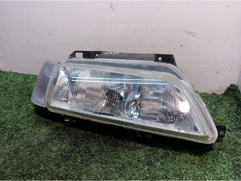 Recambio de faro derecho para citroën xantia berlina 1.8 16v sx referencia OEM IAM 88205034D 88205034D 88205034