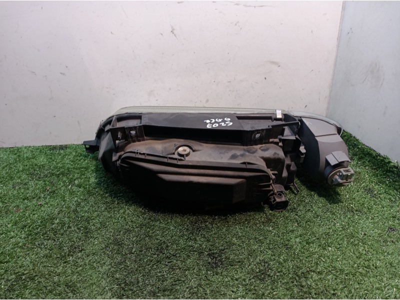 Recambio de faro derecho para citroën xantia berlina 1.8 16v sx referencia OEM IAM 88205034D 88205034D 88205034