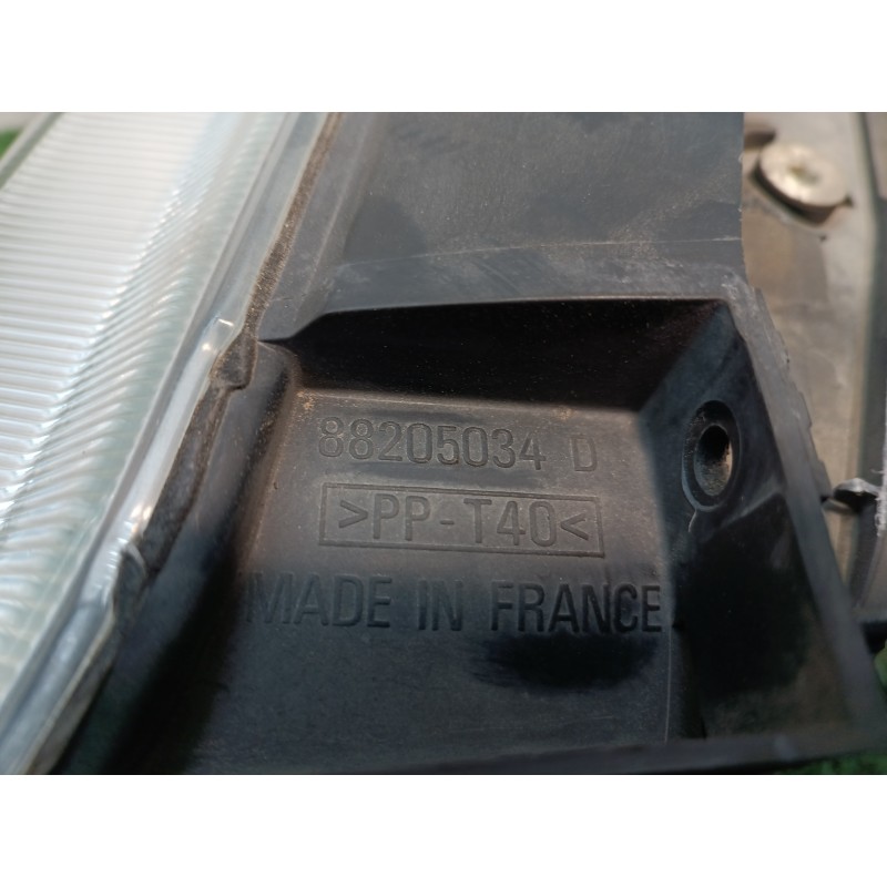 Recambio de faro derecho para citroën xantia berlina 1.8 16v sx referencia OEM IAM 88205034D 88205034D 88205034