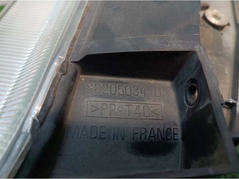Recambio de faro derecho para citroën xantia berlina 1.8 16v sx referencia OEM IAM 88205034D 88205034D 88205034