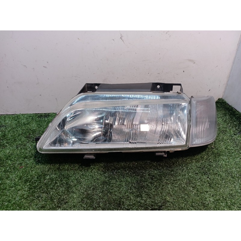 Recambio de faro izquierdo para citroën xantia berlina 1.8 16v sx referencia OEM IAM 88205035G 88205035G 88205035