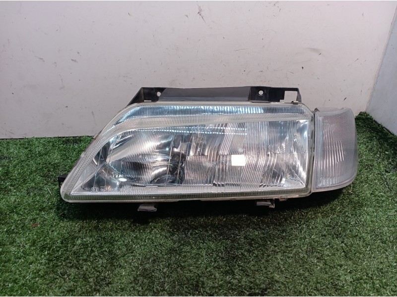 Recambio de faro izquierdo para citroën xantia berlina 1.8 16v sx referencia OEM IAM 88205035G 88205035G 88205035