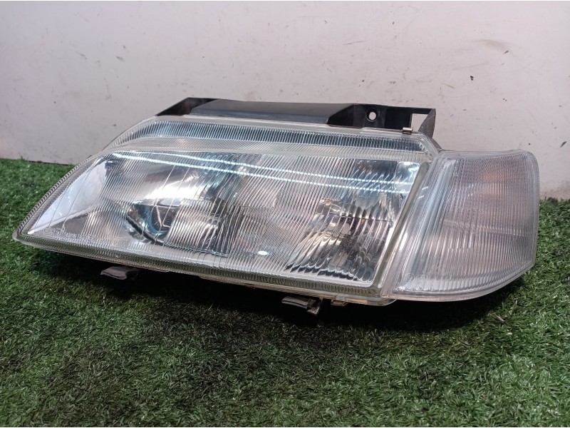 Recambio de faro izquierdo para citroën xantia berlina 1.8 16v sx referencia OEM IAM 88205035G 88205035G 88205035