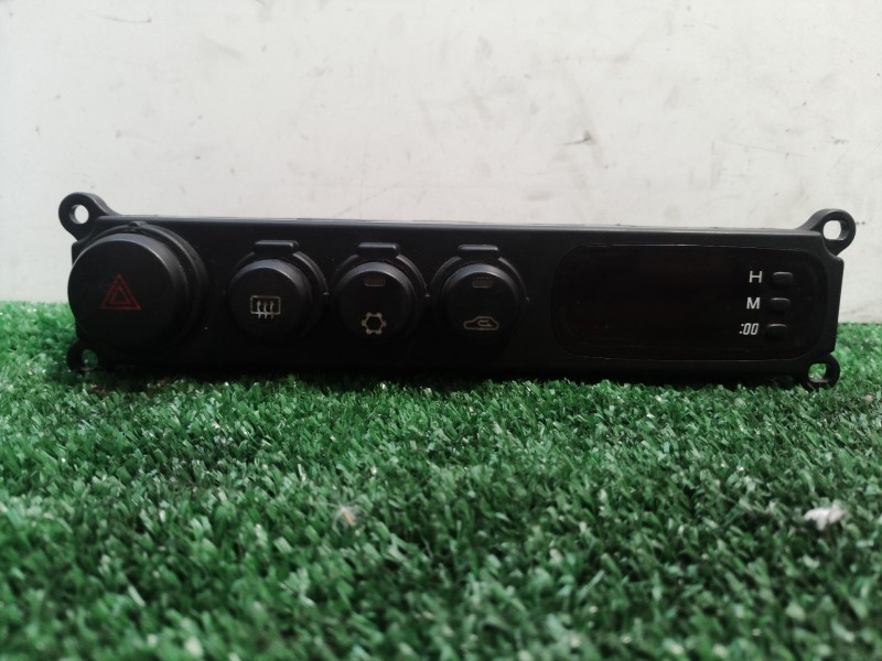 Recambio de warning para kia sportage re referencia OEM IAM   