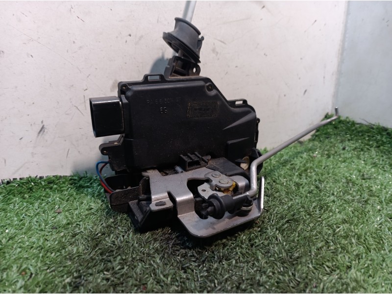 Recambio de cerradura puerta delantera izquierda para audi a4 berlina (8e) 1.9 tdi (96kw) referencia OEM IAM   