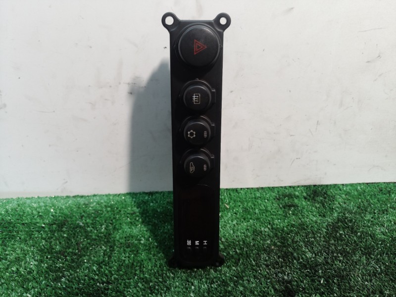 Recambio de warning para kia sportage re referencia OEM IAM   