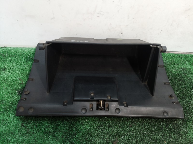 Recambio de guantera para kia sportage re referencia OEM IAM   