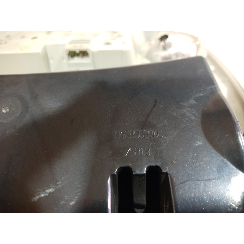 Recambio de luz interior para chrysler voyager (rg) 2.8 crd executive referencia OEM IAM 04685699AC 04685699AC 04685699