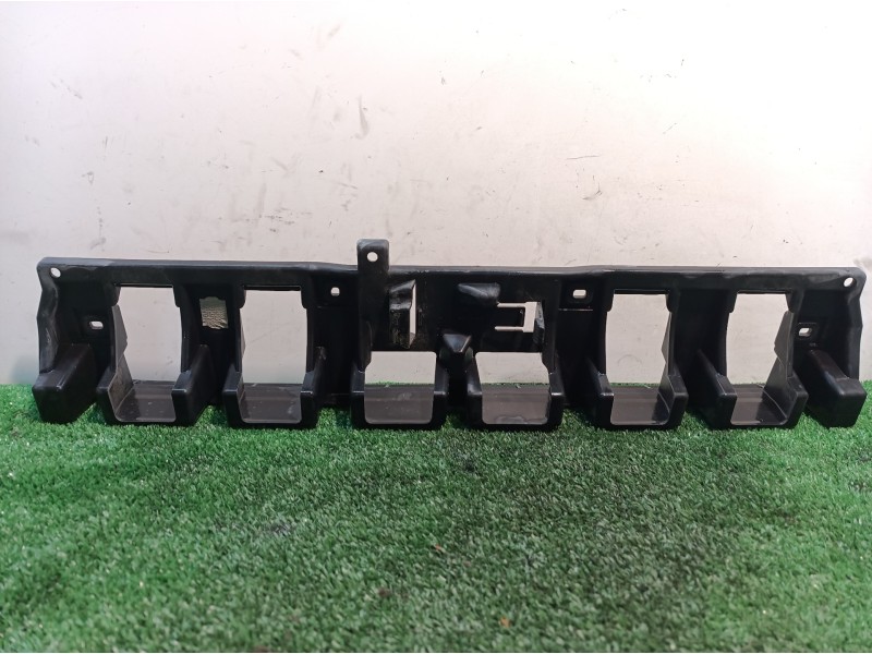 Recambio de molduras traseras para volvo c30 1.6 d drive kinetic referencia OEM IAM 30657221 30657221 30657221