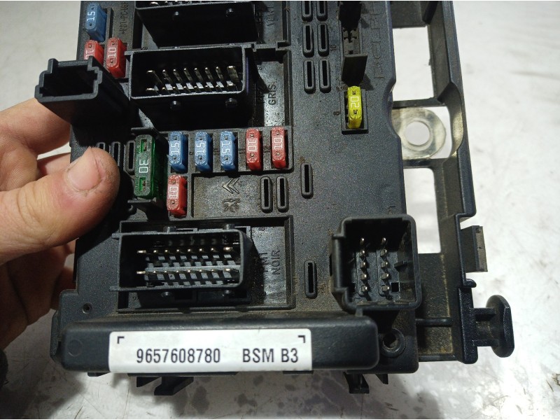Recambio de caja reles / fusibles para peugeot 206 berlina gti referencia OEM IAM 9657608780 9657608780 9657608780