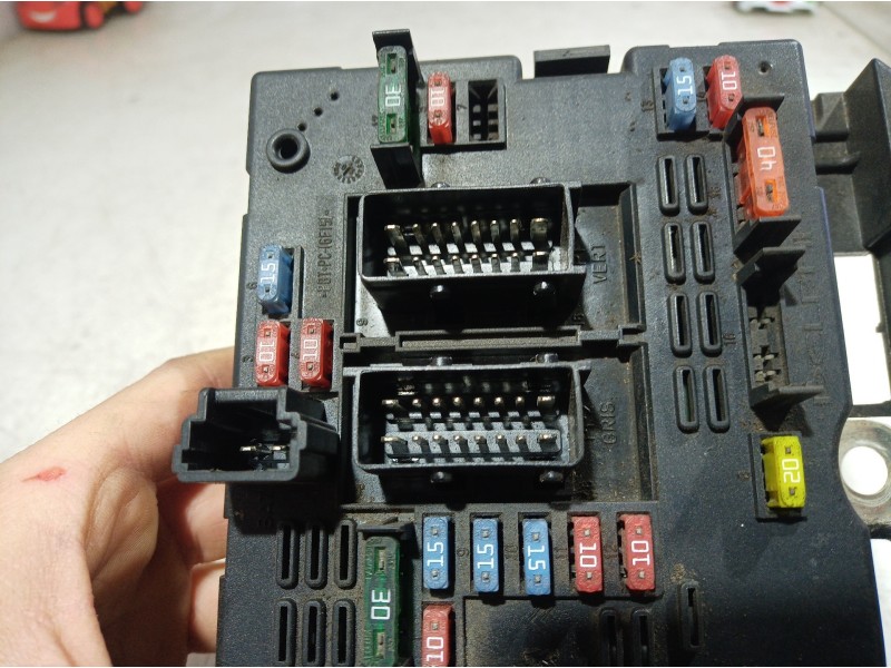 Recambio de caja reles / fusibles para peugeot 206 berlina gti referencia OEM IAM 9657608780 9657608780 9657608780