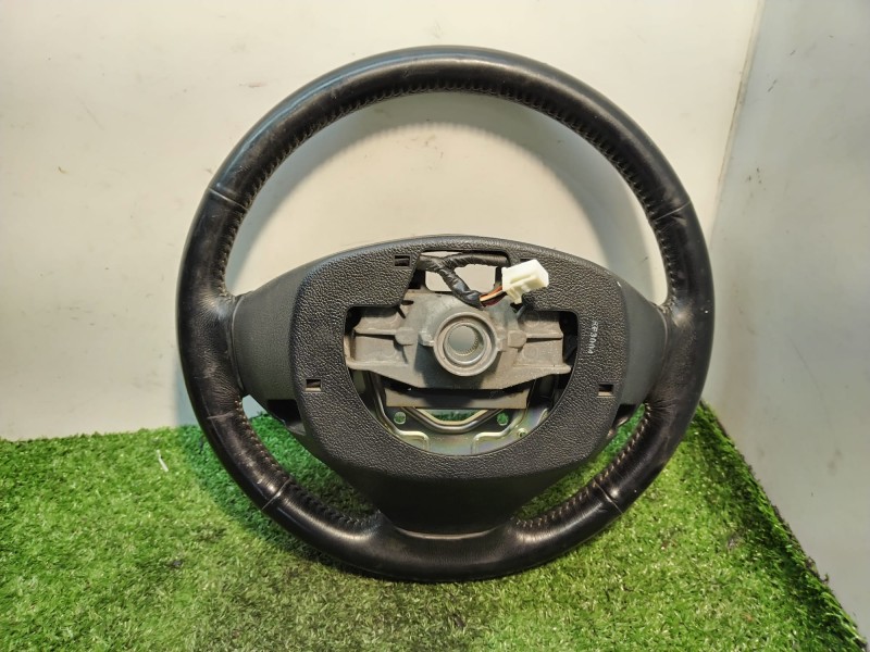 Recambio de volante para kia cee´d emotion referencia OEM IAM 561101H100 561101H100 561101H100