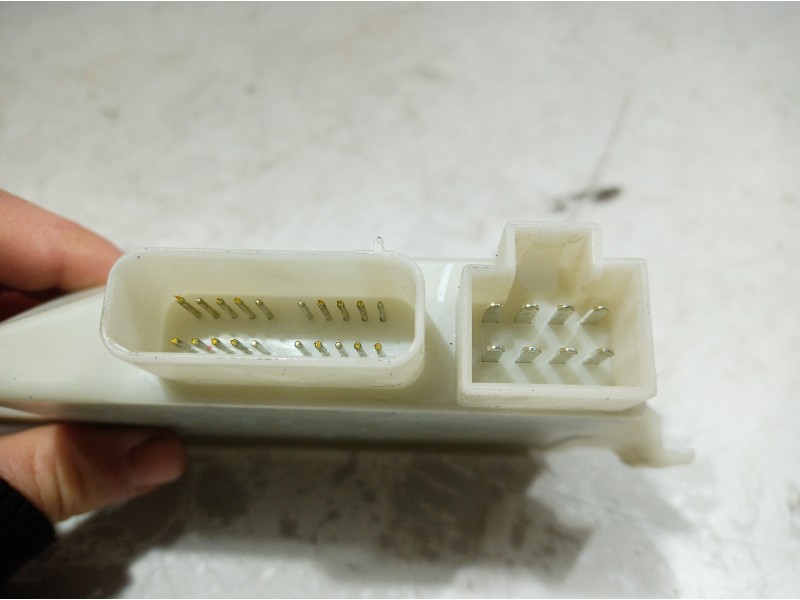 Recambio de centralita cierre para chrysler voyager (rg) 2.8 crd executive referencia OEM IAM P04686686AM P04686686AM P04686686