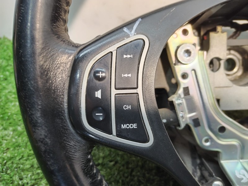 Recambio de volante para kia cee´d emotion referencia OEM IAM 561101H100 561101H100 561101H100