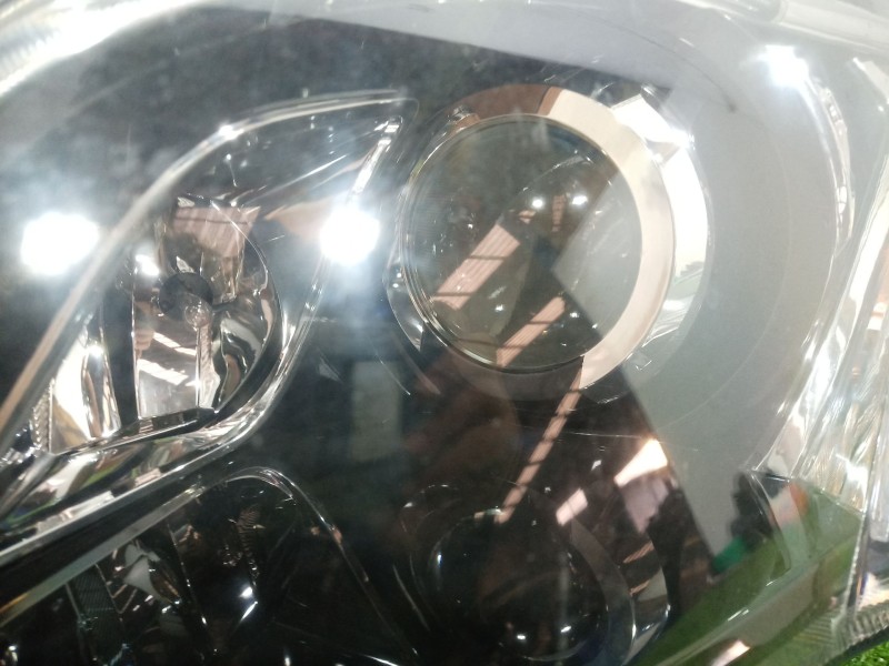 Recambio de faro izquierdo para mahindra xuv 500 xuv 500 fwd w6 referencia OEM IAM   