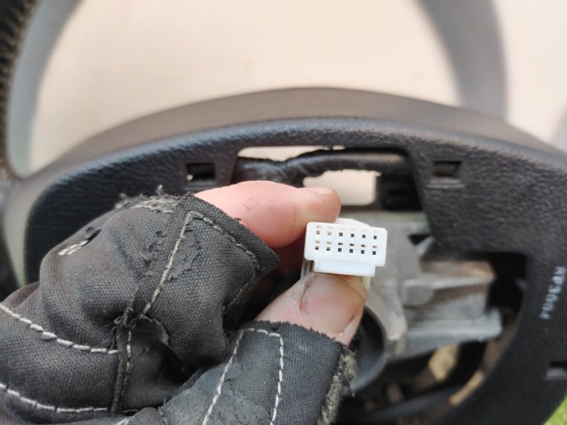 Recambio de volante para kia cee´d emotion referencia OEM IAM 561101H100 561101H100 561101H100