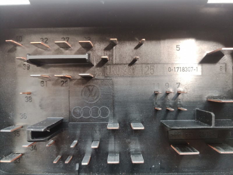 Recambio de caja reles / fusibles para seat altea (5p1) sport referencia OEM IAM 1K0937125 1K0937125 1718307