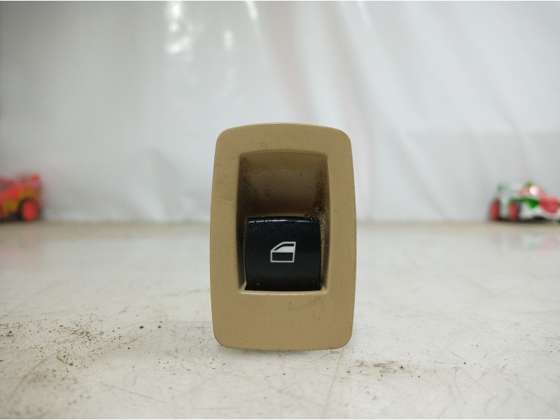 Recambio de mando elevalunas trasero derecho para bmw serie 3 berlina (e90) 316d referencia OEM IAM 6945876 6945876 6945876