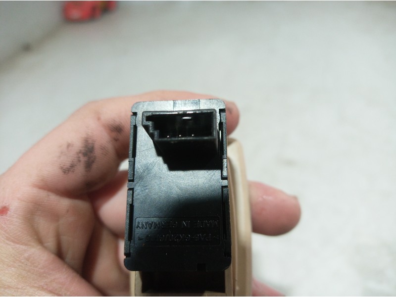 Recambio de mando elevalunas trasero derecho para bmw serie 3 berlina (e90) 316d referencia OEM IAM 6945876 6945876 6945876