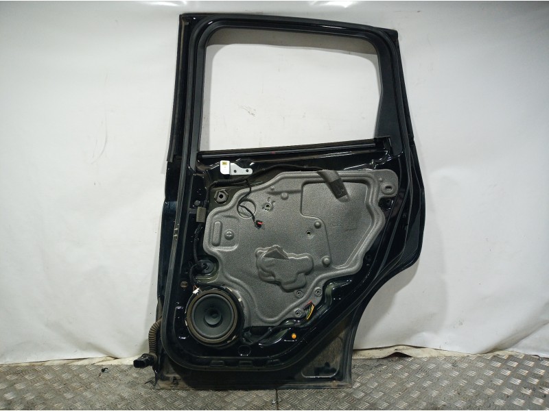 Recambio de puerta trasera derecha para ford c-max edition referencia OEM IAM   