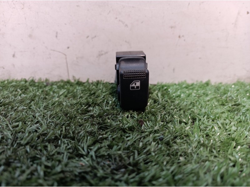 Recambio de mando elevalunas trasero izquierdo para hyundai getz (tb) 1.5 crdi referencia OEM IAM   