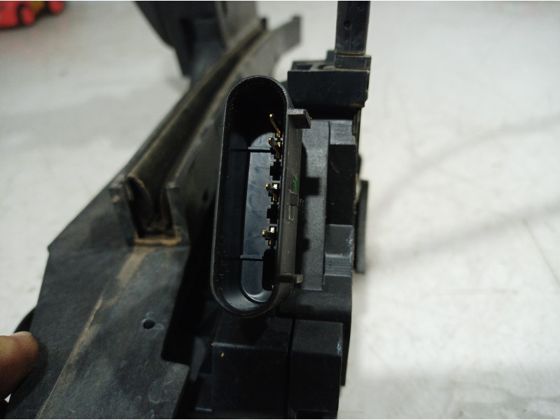 Recambio de cerradura puerta delantera derecha para ford c-max edition referencia OEM IAM AM5AU21812 AM5AU21812 AM5AU21812