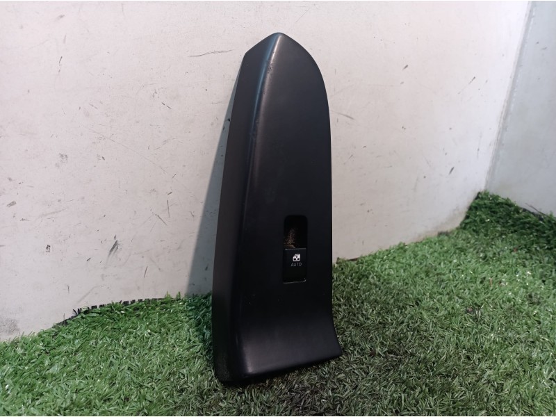 Recambio de mando elevalunas delantero derecho para kia cee´d emotion referencia OEM IAM 823611H300 823611H300 823611H300