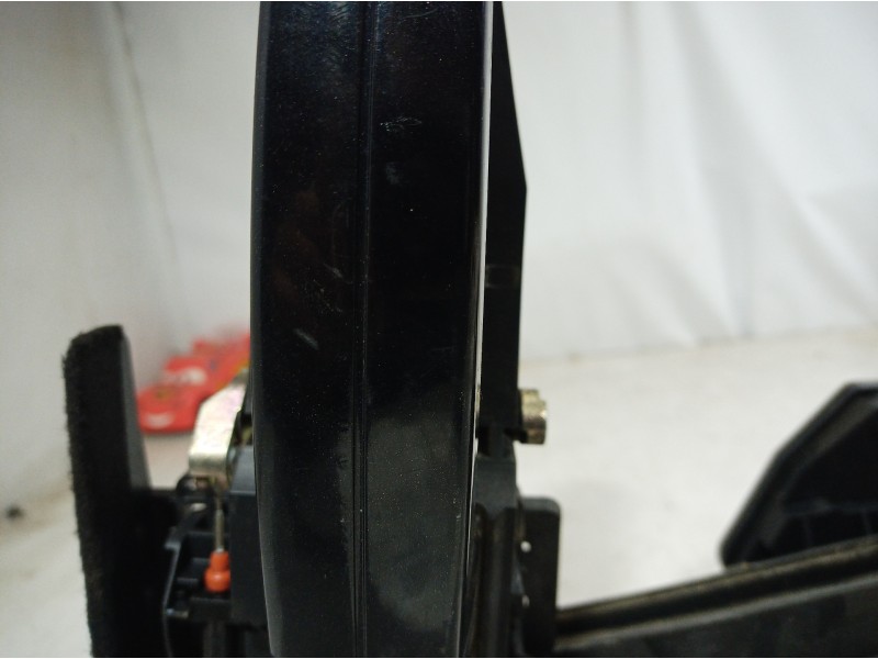 Recambio de cerradura puerta delantera derecha para ford c-max edition referencia OEM IAM AM5AU21812 AM5AU21812 AM5AU21812