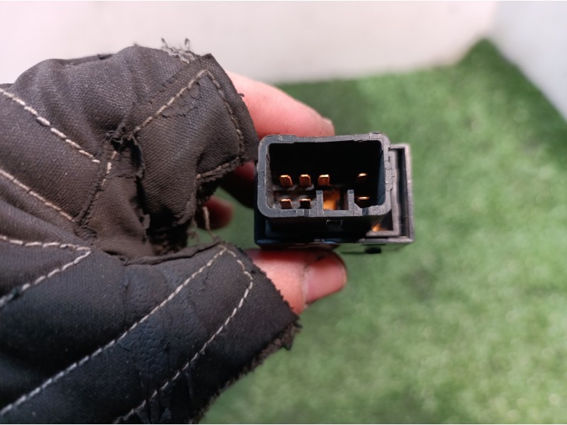 Recambio de mando elevalunas trasero izquierdo para hyundai getz (tb) 1.5 crdi referencia OEM IAM   