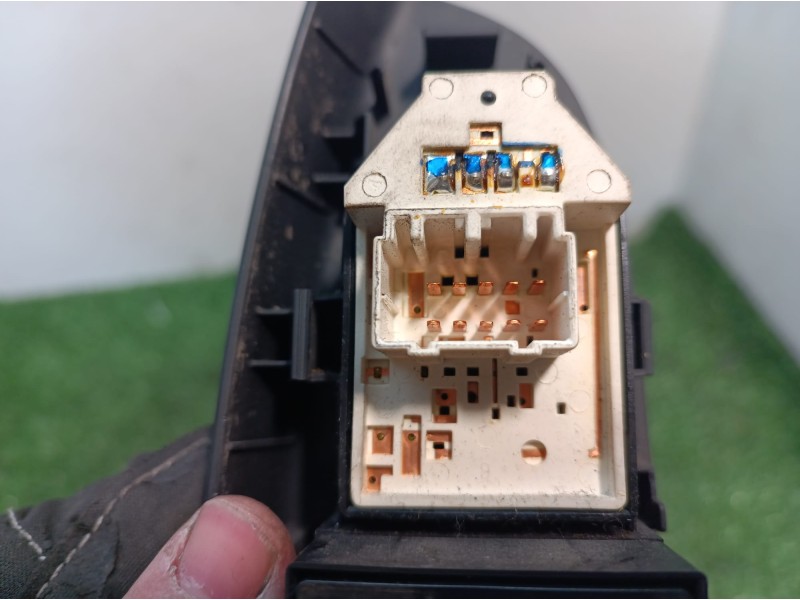 Recambio de mando elevalunas delantero izquierdo para kia cee´d emotion referencia OEM IAM 36949K 36949K 36949K