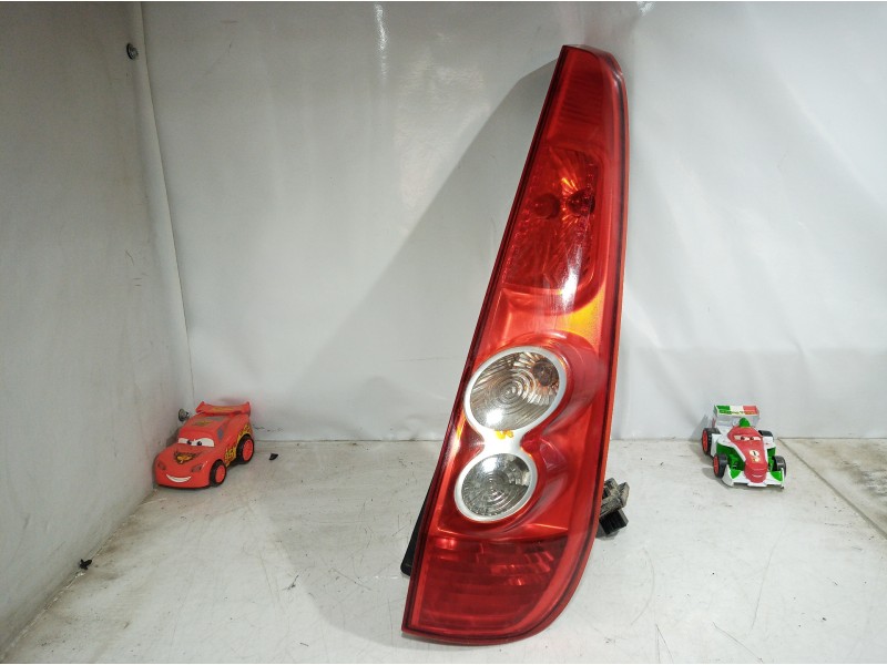 Recambio de piloto trasero derecho para ford fiesta (cbk) referencia OEM IAM 6S6113404 6S6113404 6S6113404