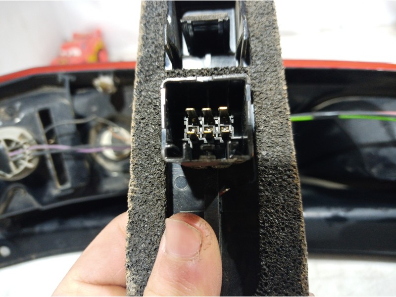 Recambio de piloto trasero derecho para ford fiesta (cbk) referencia OEM IAM 6S6113404 6S6113404 6S6113404