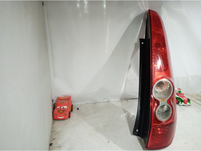 Recambio de piloto trasero derecho para ford fiesta (cbk) referencia OEM IAM 6S6113404 6S6113404 6S6113404