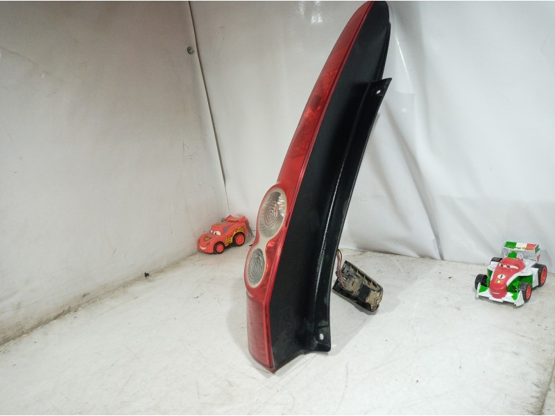 Recambio de piloto trasero izquierdo para ford fiesta (cbk) referencia OEM IAM 6S6113405 6S6113405 6S6113405